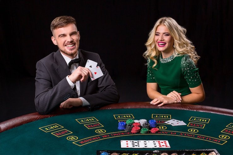 Tabel Strategi Blackjack dengan Keputusan Optimal